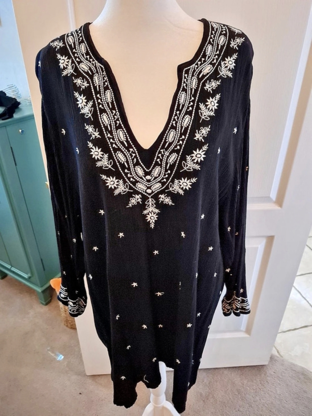 cathy daniels Embroidered Tunic in Black & White Size 1X